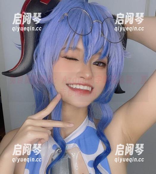 免费资源揭秘：Azami的宇崎花泳装，直击你的心房