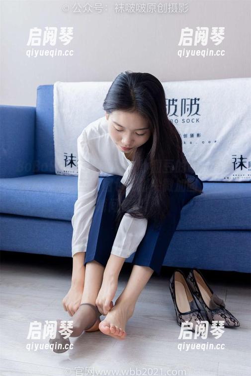 BoBoSocks袜啵啵 - 小甜豆的唯一高清宝藏：油亮蓝丝图包，脚尖微加固，心情瞬间变甜！