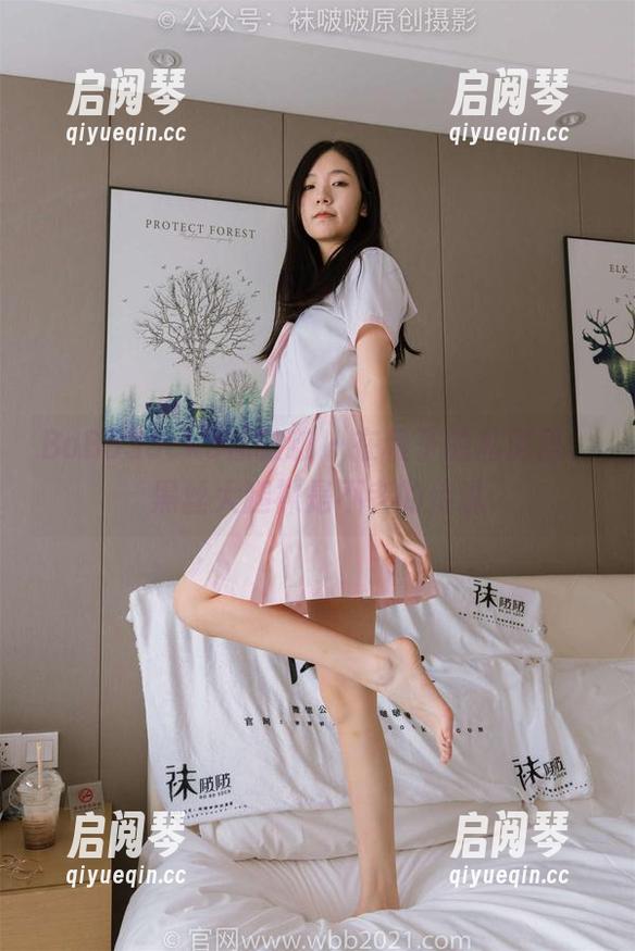 BoBoSocks袜啵啵-稚予 BoBoSocks袜啵啵 - 在稚予的私房里,黑丝大腿袜是不老的传说