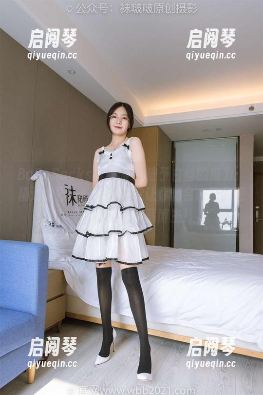 BoBoSocks袜啵啵 - 稚予白丝的魔力：精选套图，脚尖加固款让你体会心跳的感觉，真是个宝藏博主！