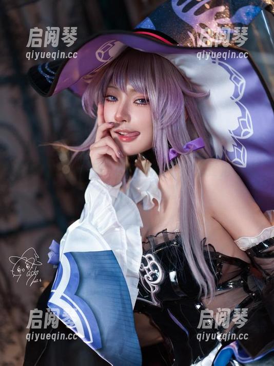 Machi马吉 在Machi马吉的护士写真中,感受角色扮演的极致妖媚