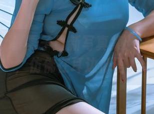 Natsuko夏夏子最新写真集：白丝的轻盈，仿佛在耳边低语。