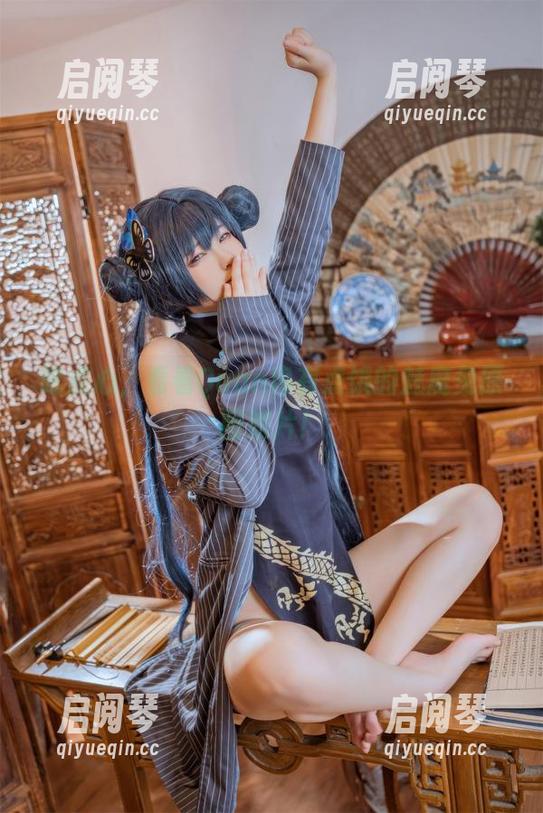 吃点心，看看Quan冉有点饿的魅魔兔原图照片！