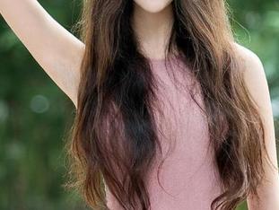 TuiGirl – 夏天的王依萌写真：那些在光影中打转的瞬间
