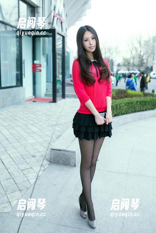 TuiGirl推女郎 - 棉袜里的小九九：高清分享，光线打在袜子上，温柔得让人想嘟嘴！