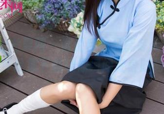 UGirls尤果网 – 谁说套装只能冬天穿？乔依琳的作品集下载让你瞬间变身时尚达人！