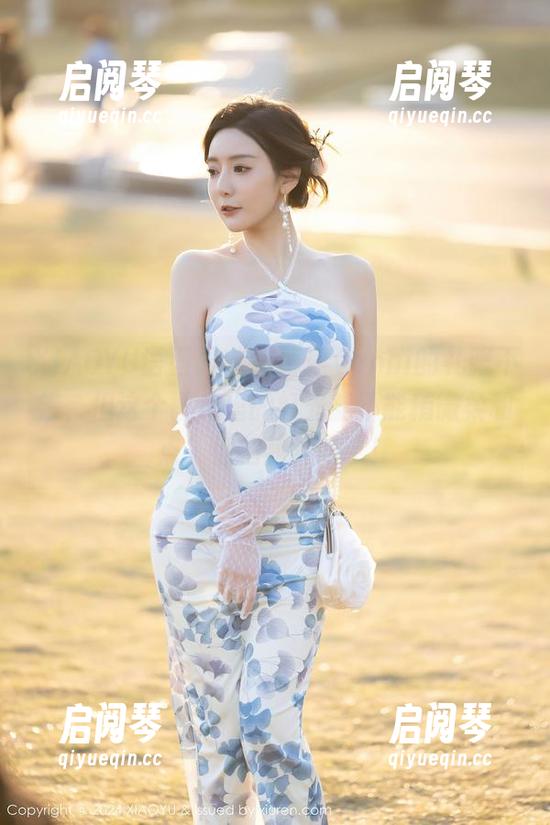 XIAOYU语画界-王馨瑶yanni XIAOYU语画界 - 王馨瑶yanni的礼服不错,但这个图库里的灯光能不能稍微柔和点,别把我晃瞎了!