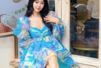 Xiuren秀人网 – 透明到发光，z杯悠悠的全套写真让你怀疑是不是在看电影！