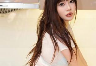 Xiuren秀人网 – 小泡芙winna的办公室：精选图库下的阳光与阴影