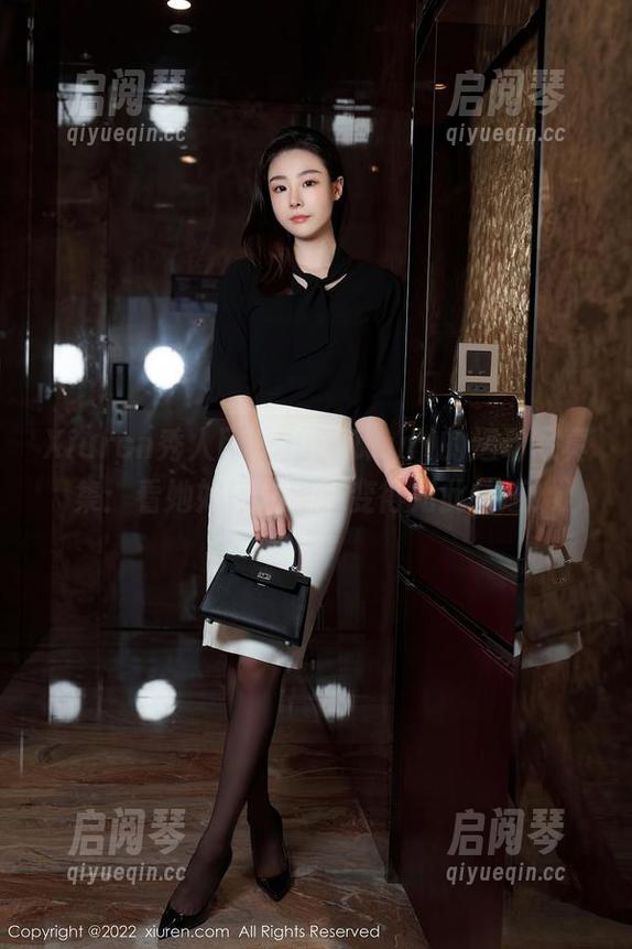 Xiuren秀人网-拍黄瓜girl Xiuren秀人网 - 拍黄瓜girl的运动写真集:看她如何让流汗变得如此性感!