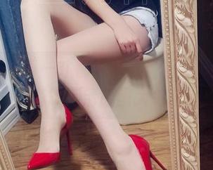 微密圈 – 每一寸都是诱惑，丝月神黑色筒袜高跟高清原图大放送！