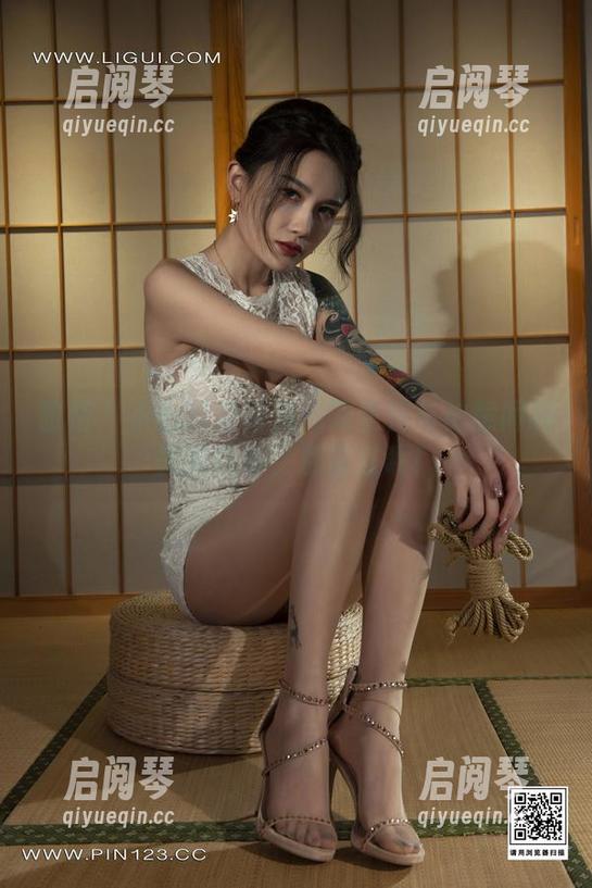 丽柜-小七 丽柜 - 小七写真特辑:双生花与袜意间的美丽纠葛,别错过哦!