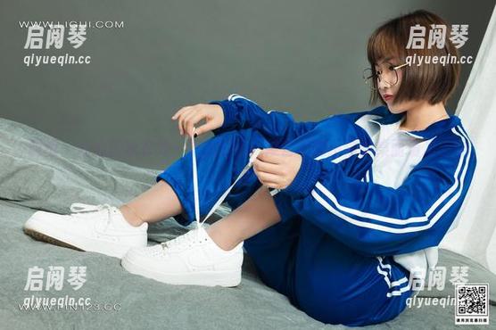 丽柜-心心 丽柜 - 心心的泳衣秀:原图壁纸,准备好迎接你的桌面清凉了吗?
