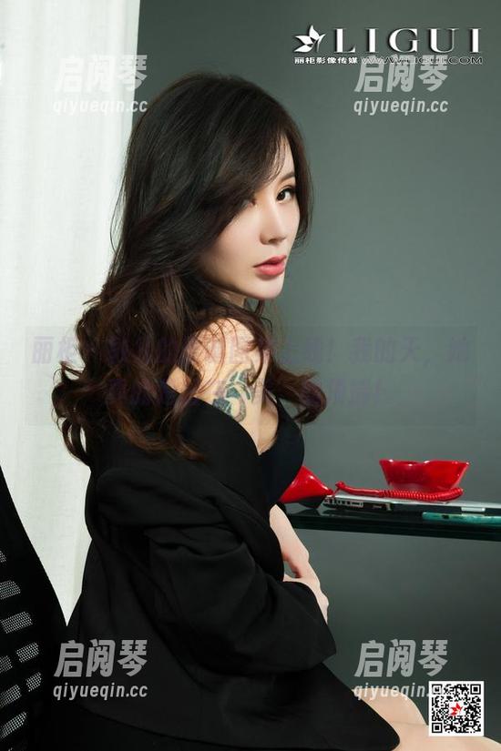 丽柜-敏儿 丽柜 - 敏儿的圣诞图集上线!我的天,她真的是站在‘美’的顶端!