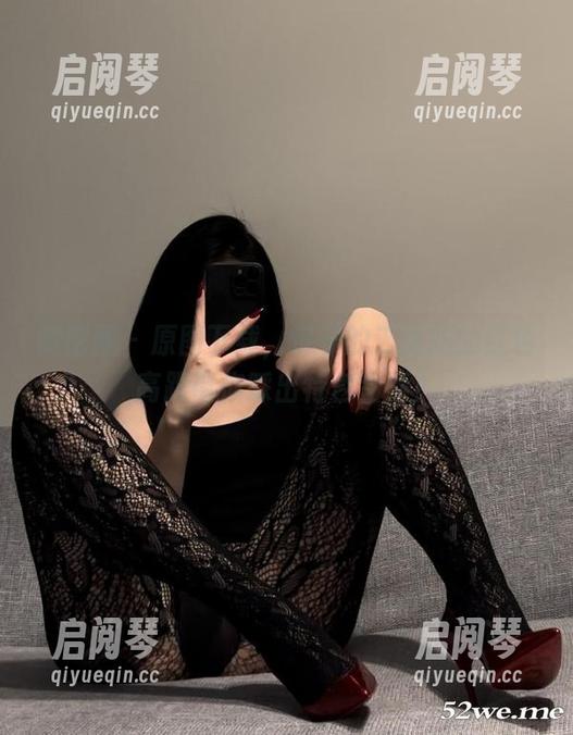 保守的二舅妈 微密圈 - 原图下载,保守的二舅妈的红色高跟带你踩出特色生活!