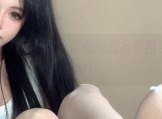 走过路过，别错过！倦倦喵的吊带图包免费获取中！