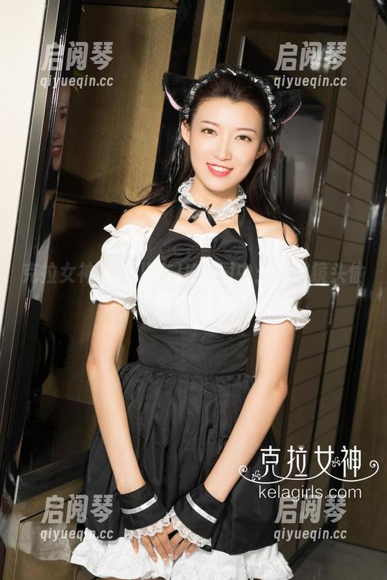 克拉女神-颖儿 克拉女神 - 颖儿在JK套图中:透过镜头偷瞄青春的秘密