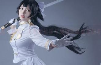 兔玩映画写真集：少女的忧郁与魔法草莓奶昔的奇妙故事