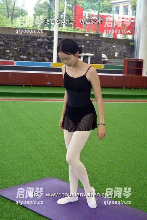 初夏女神-安妮 初夏女神 - 显眼包背后的故事:安妮的写真集分享厘清时尚新意!