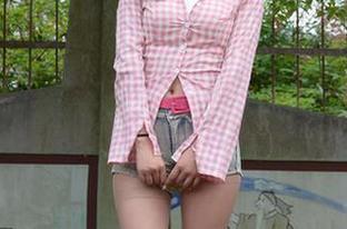 初夏女神 – 看环环的制服写真原图，突然觉得自己也想试试这样的风格。