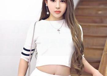 嗲囡囡 – 心妍公主的职业装写真，私拍一瞬间，瞬间变职场女神！