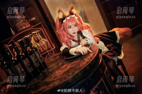 奶狮不咬人 奶狮不咬人在镂空中舞动:私拍套图,既单纯又撩人