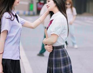 尤蜜荟 – Yumi尤美学姐的福利作品：每一张都值得在朋友圈刷屏！