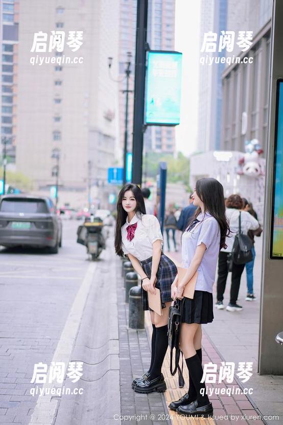 尤蜜荟 - 牛仔裤里的夏天：不柠bling的私拍总让人想多看几眼！