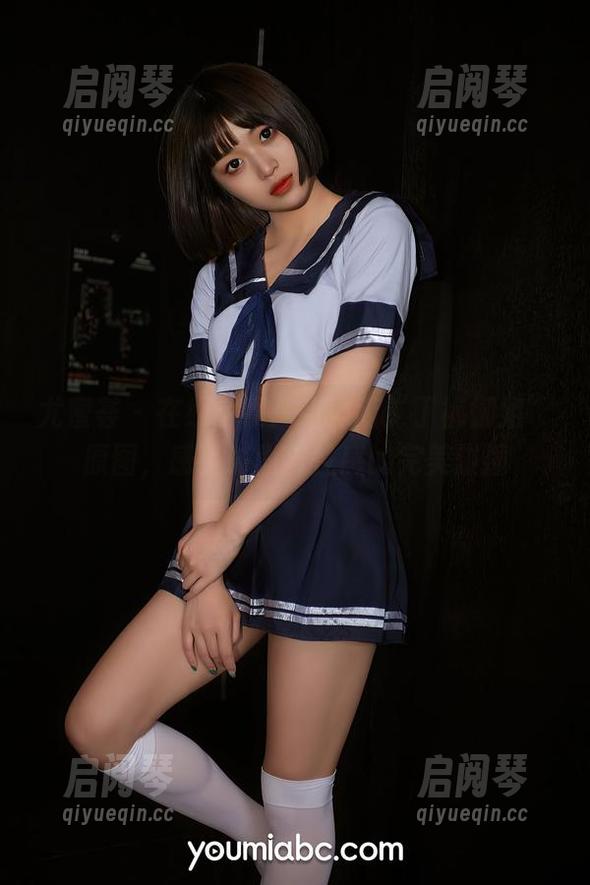 尤蜜荟 - 在线解锁：张雨萌“丁裤御姐”原图，感受时尚与性感的完美碰撞