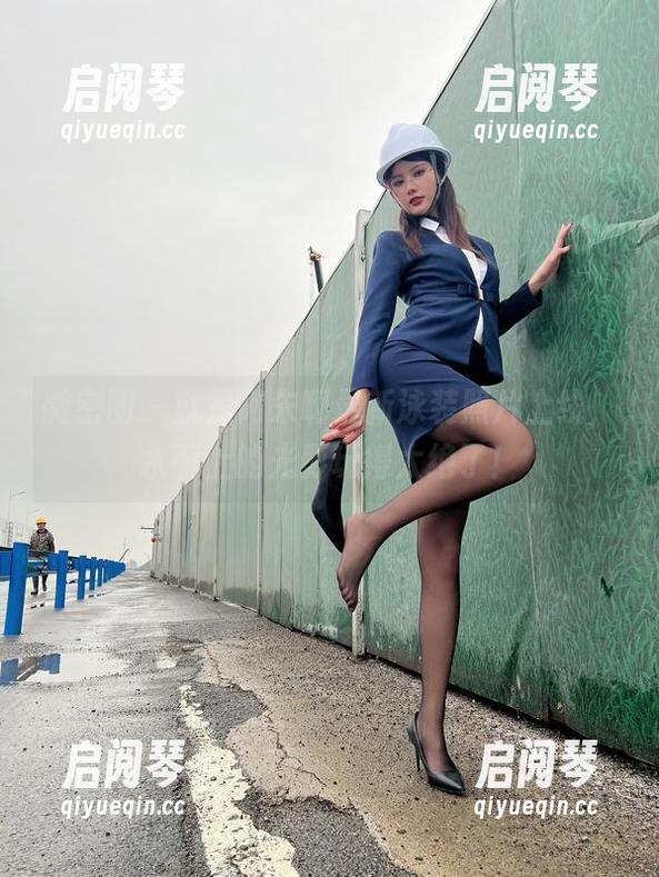 就是阿朱啊 微密圈 - 就是阿朱啊最新泳装照片上线,水面上的光影玩得太绝了!
