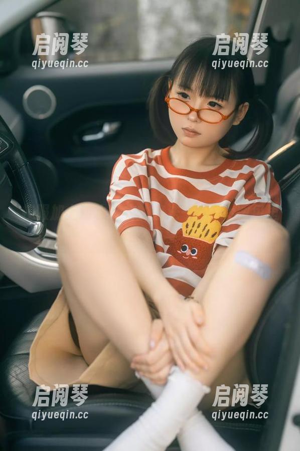 校服加上幼水铃衣的魔法——cos图包里有什么惊喜？