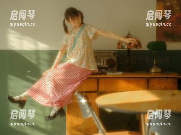幼水铃衣 幼水铃衣的最新作品“裤里丝”:这生动的气息,让所有人沉醉。