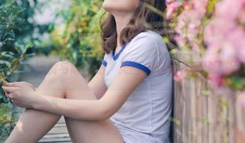 推女神 – 短裤与谭晓彤，美图在阳光下玩起了捉迷藏