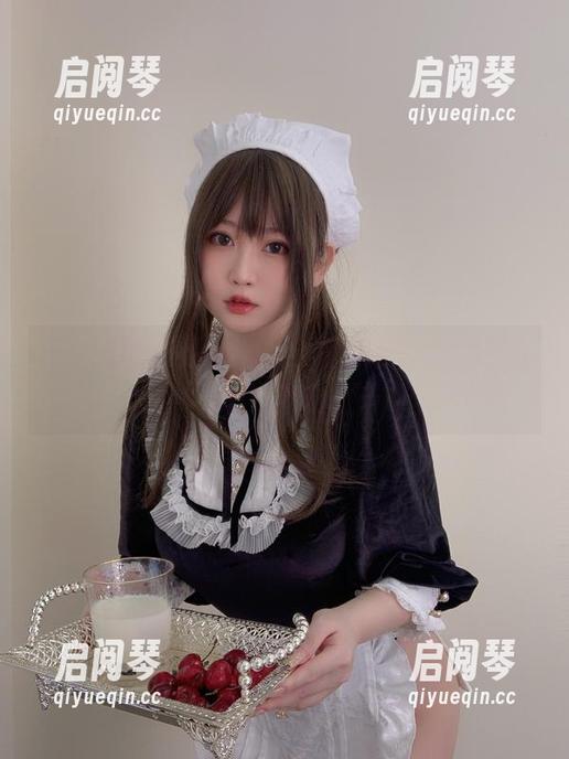是依酱呀的黑色内衣全套图包，恨不得看个不停啦。