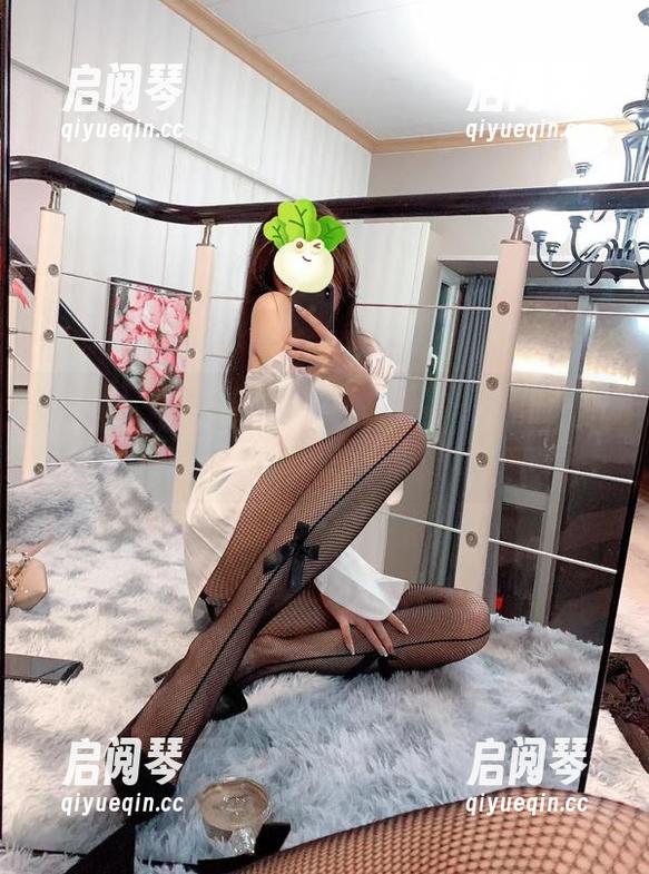 林子喵Lynne 微密圈 - 林子喵Lynne最新浴室作品:在沐浴间我做了个梦,梦见了水世界!