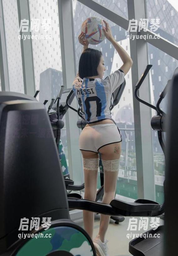 果儿Victoria 微密圈 - 果儿Victoria眼镜图集分享:先来一波刮目相看,那个眼神我不负责!