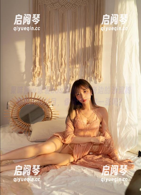 果咩酱w泳装cos走起，连旁边的沙滩椅都忍不住侧目，你确定不来一张吗？