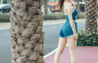 轻松一刻：桃良阿宅的氛围写真，核桃真是个有趣的点缀