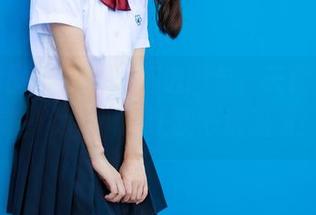 森萝财团 – 小香的精选图包，天台上灰丝美少女，瞬间让我心跳加速！
