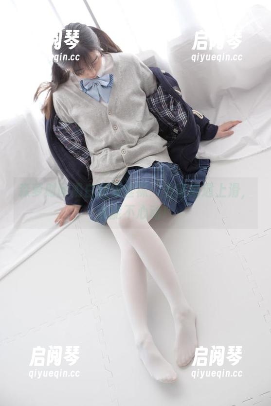 森萝财团奶白超滑丝袜：当壁纸遇上滑，谁能不心动！