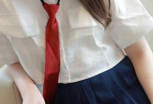 模范学院 – 揭开神秘面纱：露露Andrea的比基尼作品精选