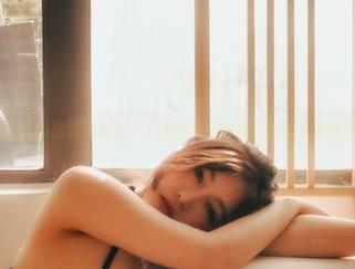 樱晚gigi的棉袜时光：下载图集，跟我一起袜子热舞吧！