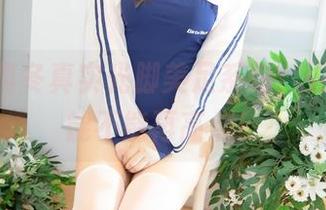 神楽坂真冬真实光脚美足系列，更新频率能不能再高点！