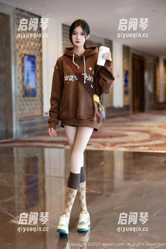 秀人网-Egg尤妮丝 秀人网 - Egg尤妮丝裤里丝:写真图片中的微妙情感与暗示