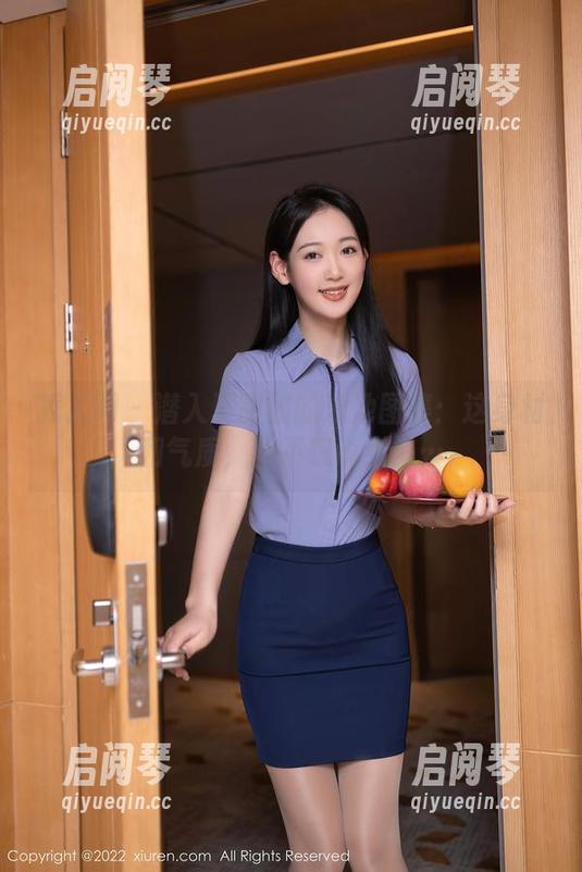 秀人网-夏甜甜 秀人网 - 潜入夏甜甜的泳池图集:这身材和气质,我不想说太多…
