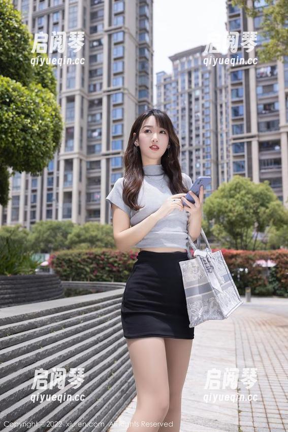 秀人网 - 校服？不，是夏诗雯Sally的时尚宣言！图库里的校园新潮流。