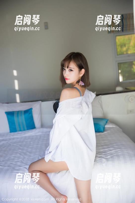 秀人网 - 林文文白丝写真大曝光：美图中的静谧与活泼，难以名状的美好。