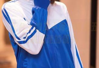 秀人网 – 天台上的艾小青：精选五个让人心跳加速的镜头
