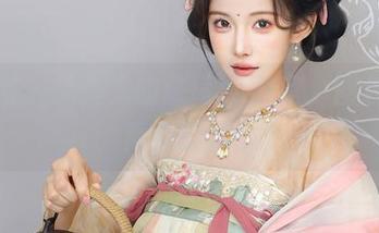 秀人网 – 无圣光的草莓zz教室，图包里是青春的涌动