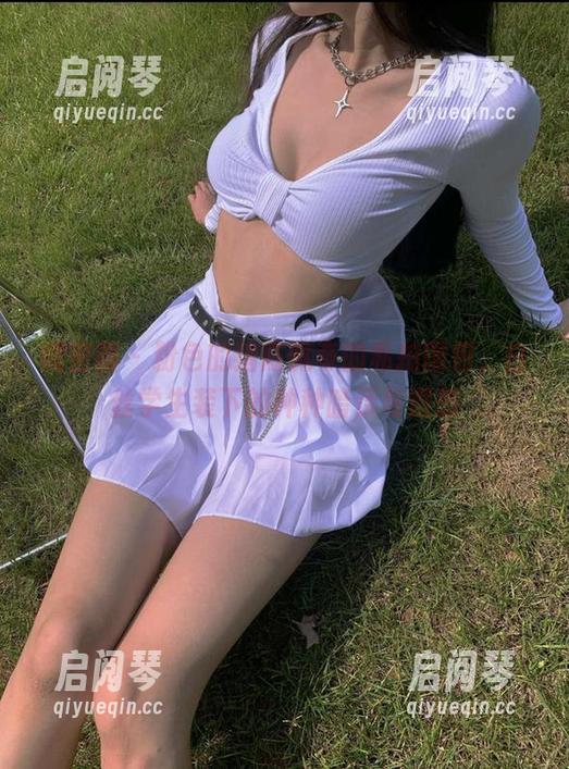 粉色的猪陈佩奇 微密圈 - 粉色的猪陈佩奇的私拍图包,白丝学生装下的种种暗示与遐想